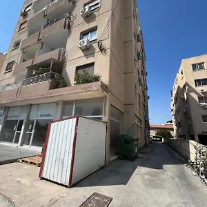  Hostel Tower Court Cypr